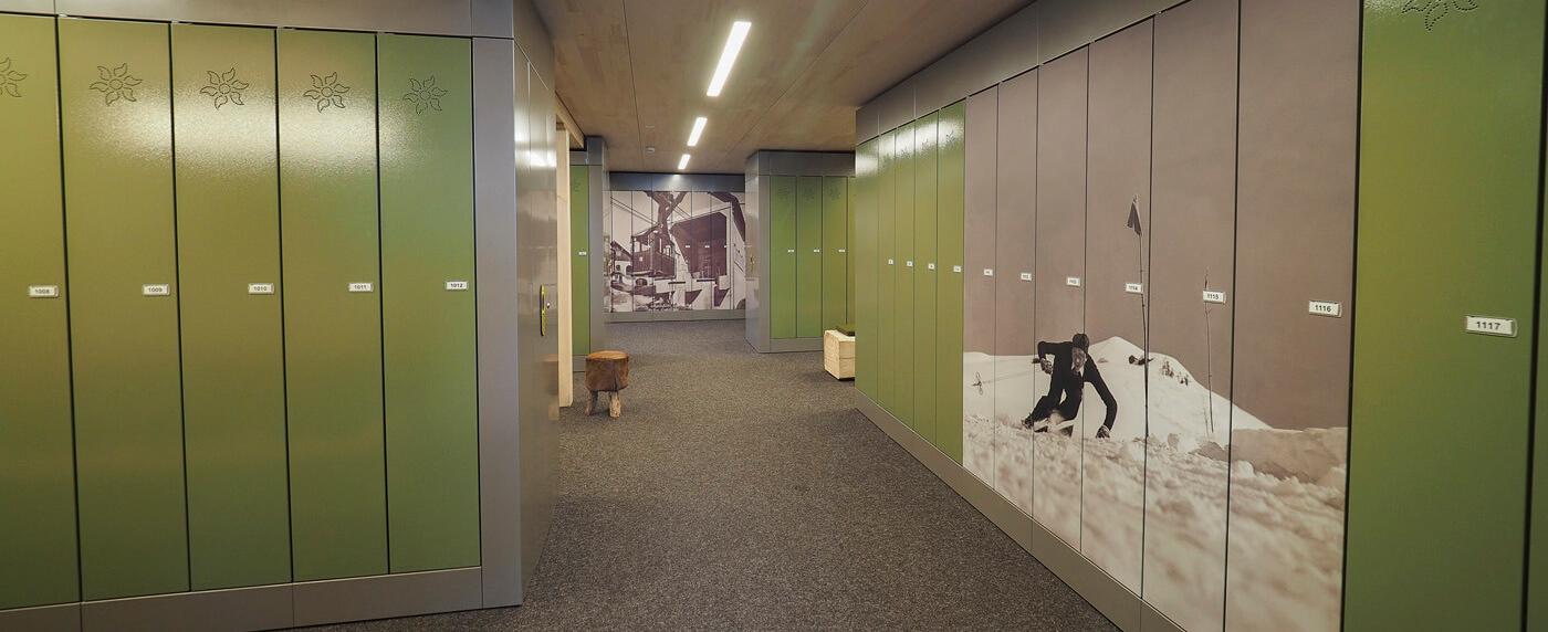 Metra Ski Lockers